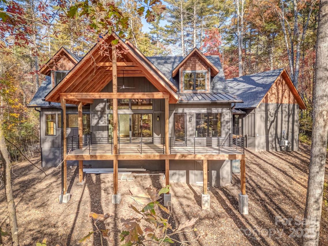 215 High Hemlock Tr., Brevard, NC 28712