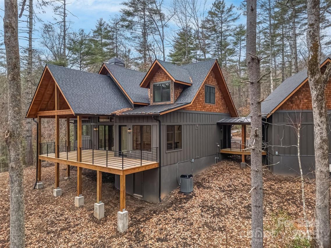 215 High Hemlock Tr., Brevard, NC 28712