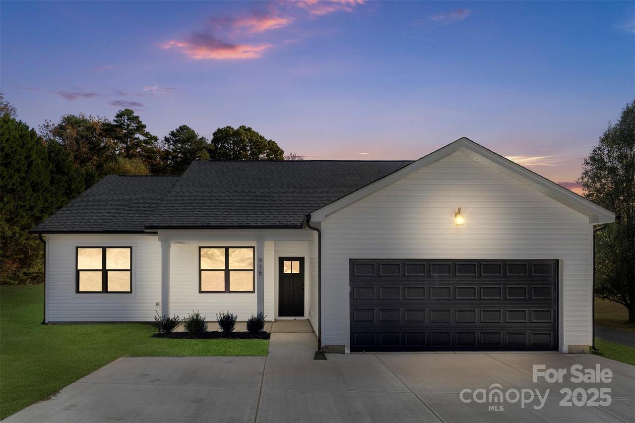 915 Ervena Ct., Monroe, NC 28112