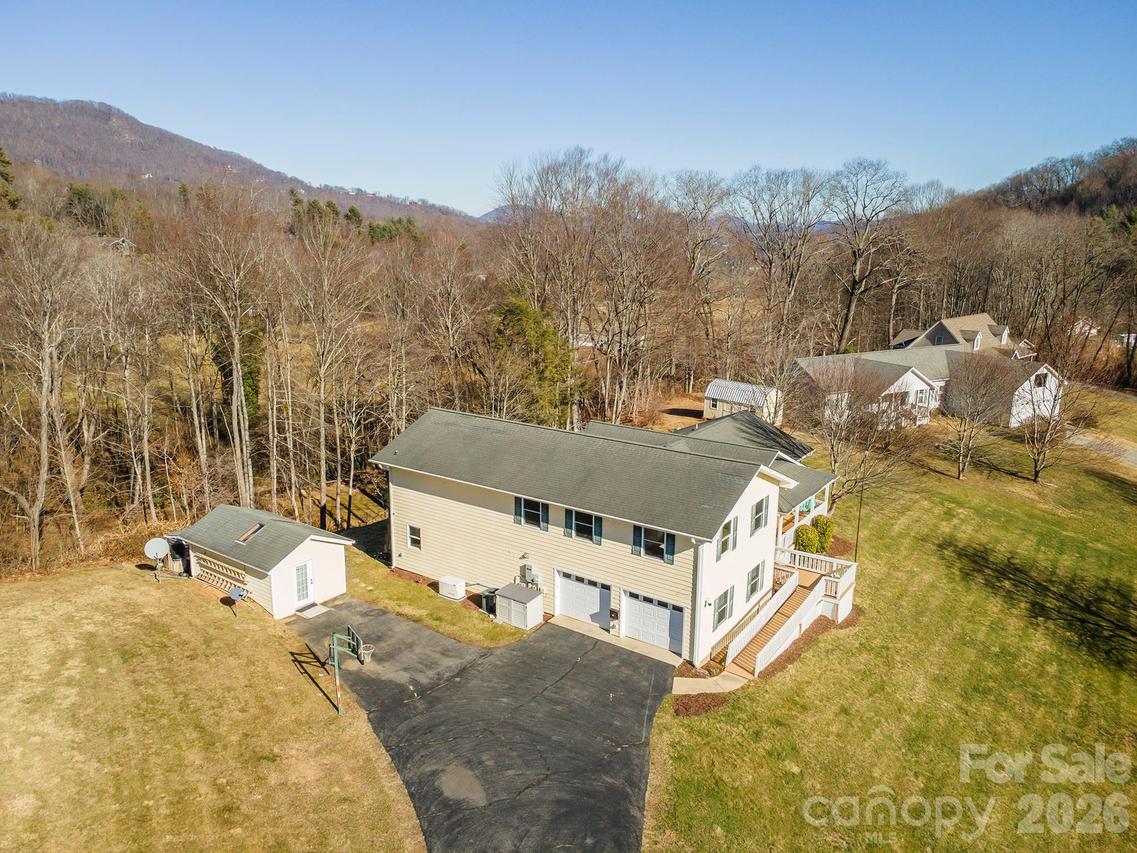 70 Midnight Ln., Waynesville, NC 28786