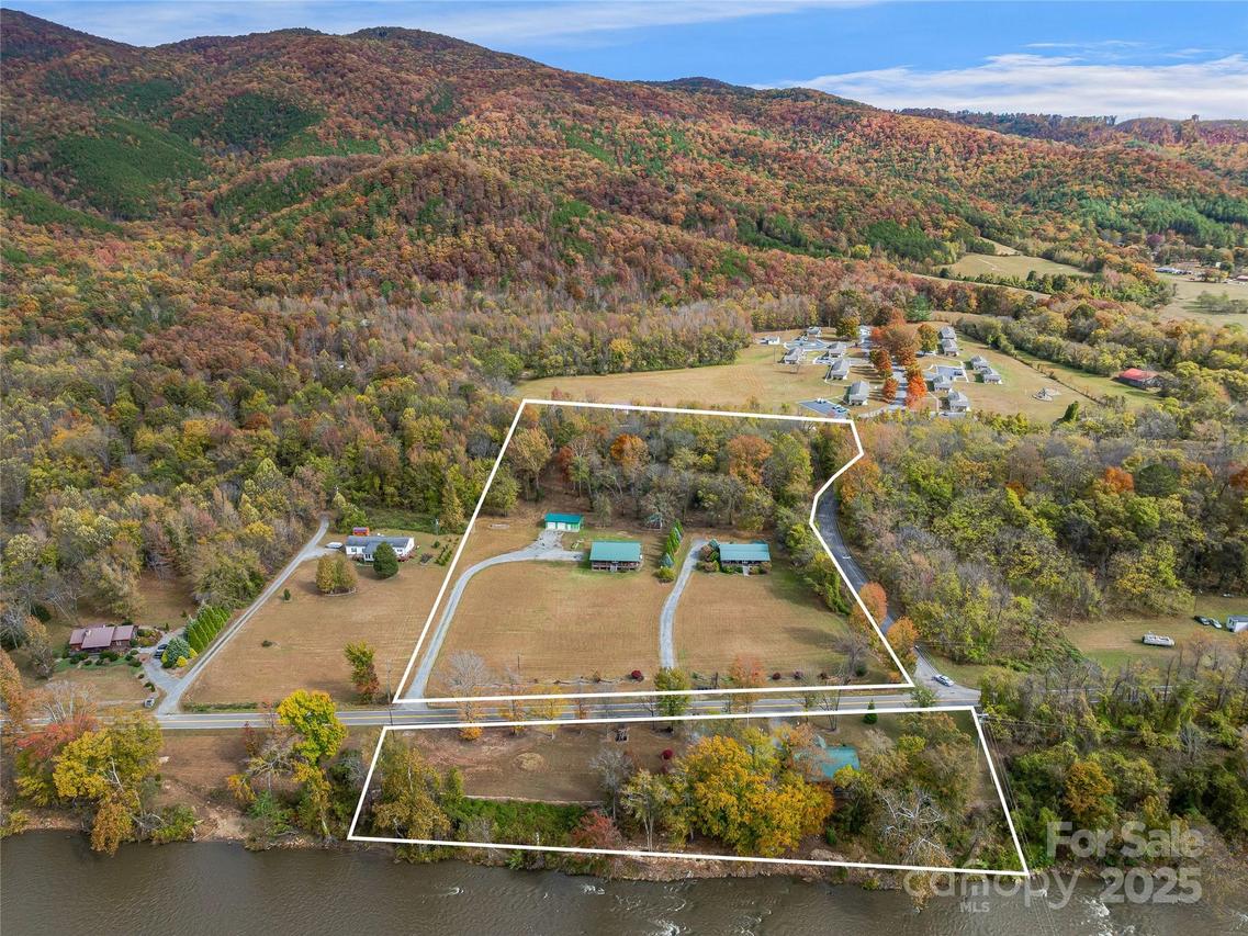 1640, 1641, 1642 River Rd., Hot Springs, NC 28743