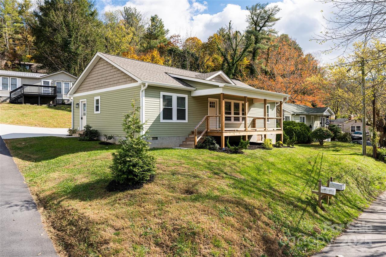 17 Sycamore St., Asheville, NC 28804