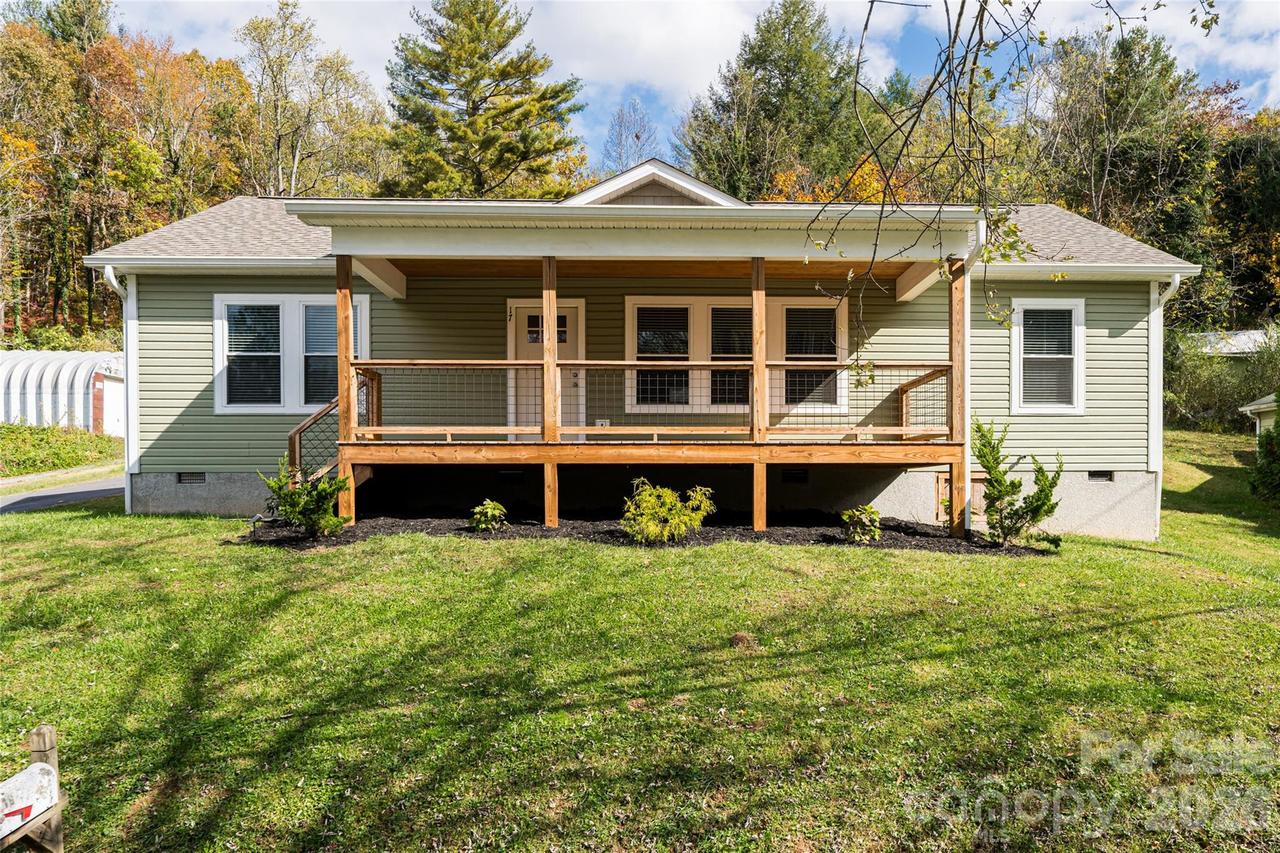 17 Sycamore St., Asheville, NC 28804