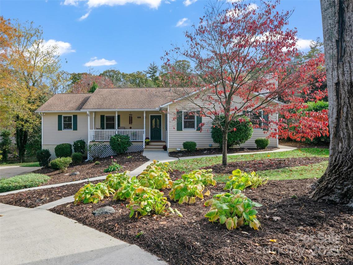 105 Goldfinch Ln., Asheville, NC 28803