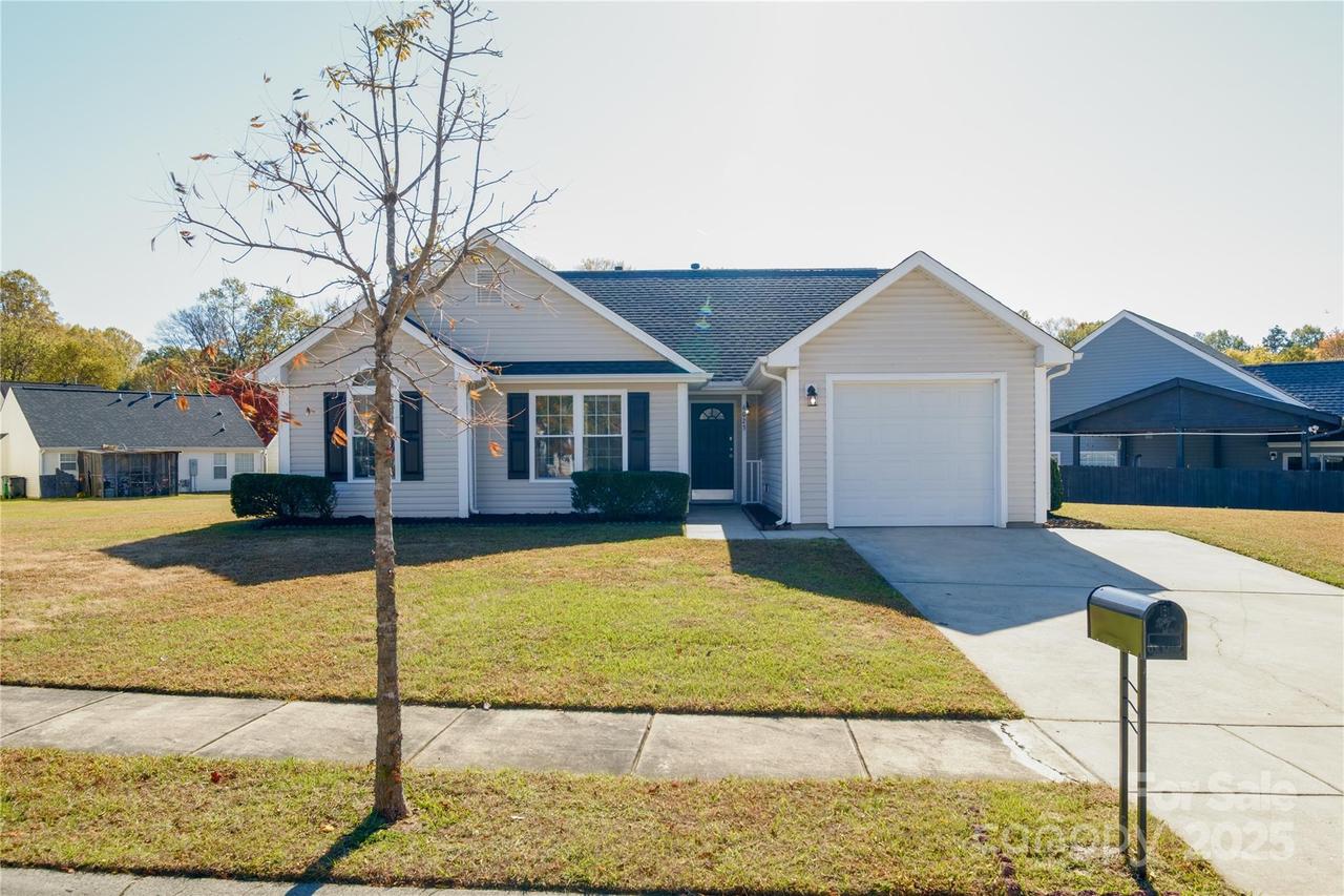 6023 Mary Blair Ln., Charlotte, NC 28214