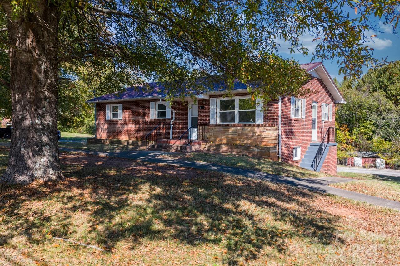 831 21st Street Dr., Hickory, NC 28602