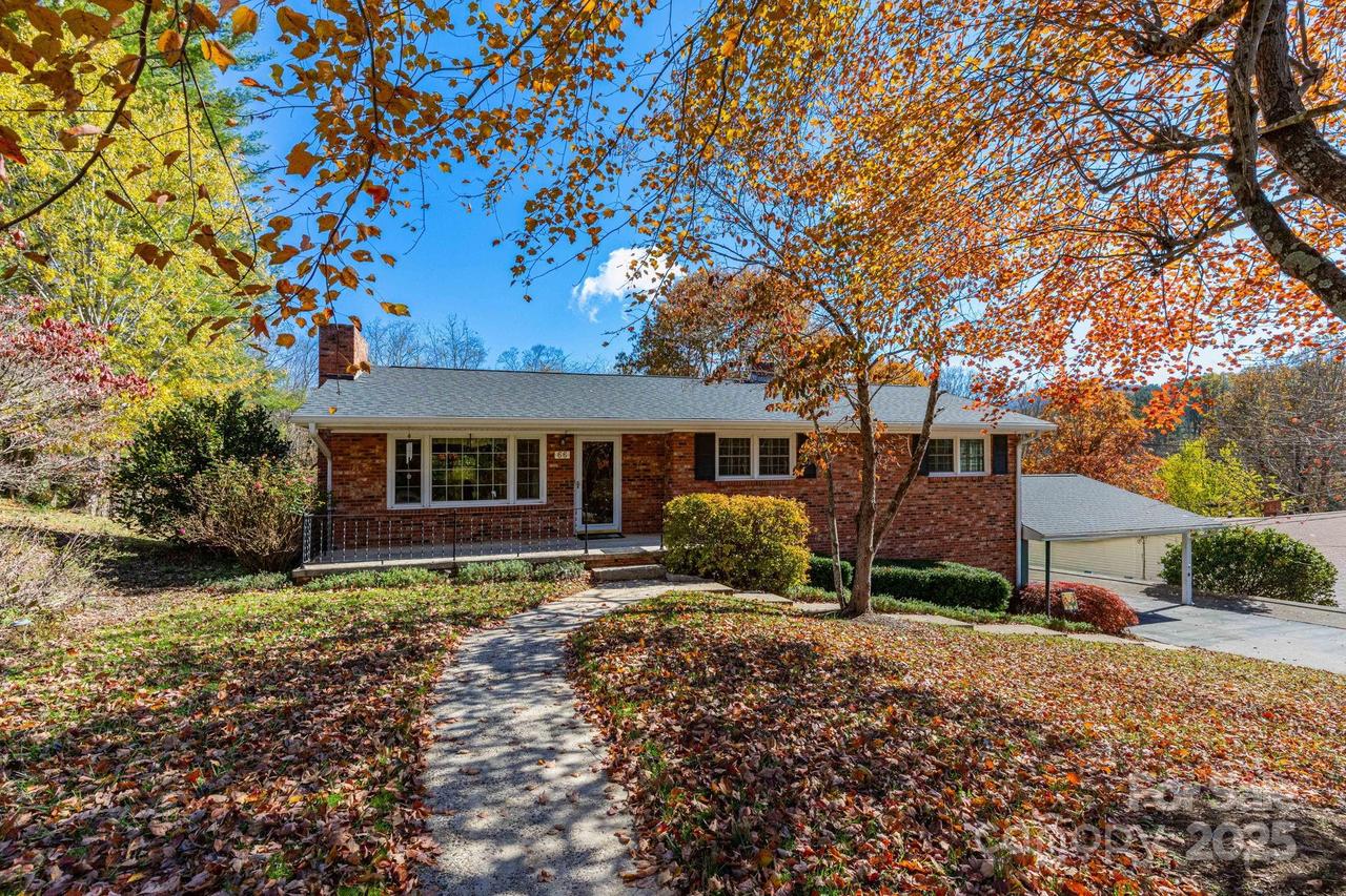 66 Gibson Rd., Asheville, NC 28804