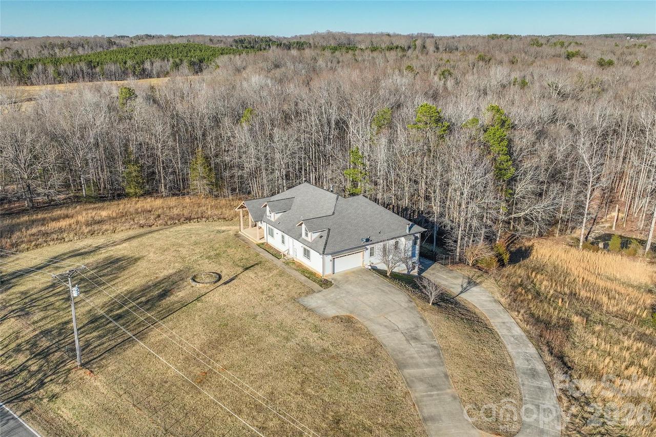 424 Rollingbrook Rd., Kings Mountain, NC 28086