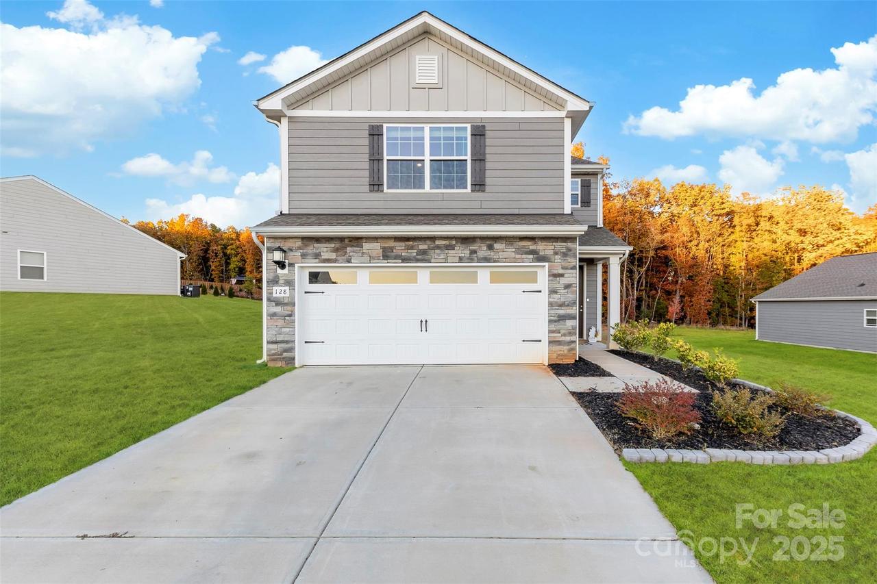 128 N Sina St., Troutman, NC 28166