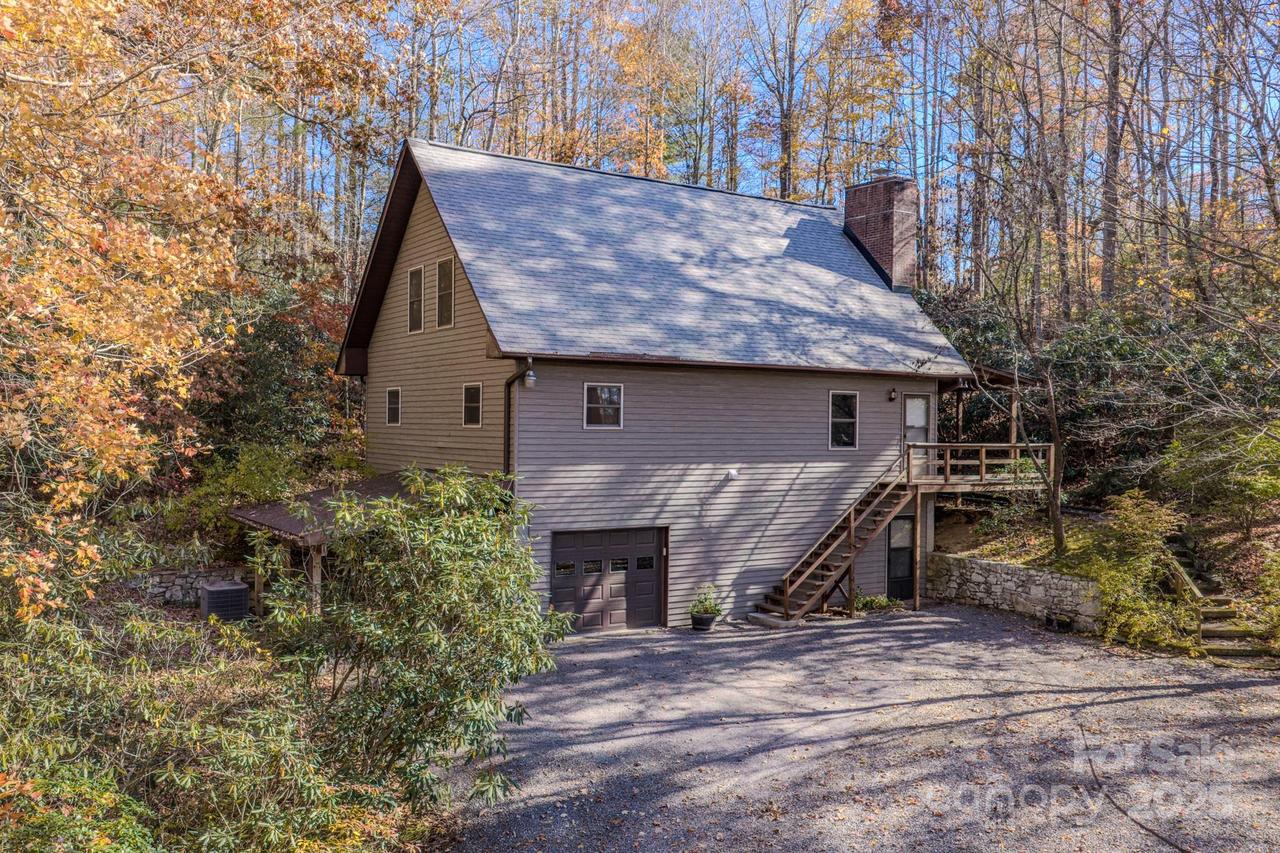 410 Avena Rd., Black Mountain, NC 28711