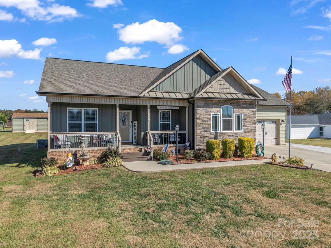 2238 Mintew Cir., Lincolnton, NC 28092