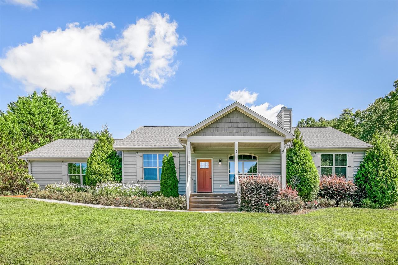 22 Forge Shadow Dr., Mills River, NC 28759