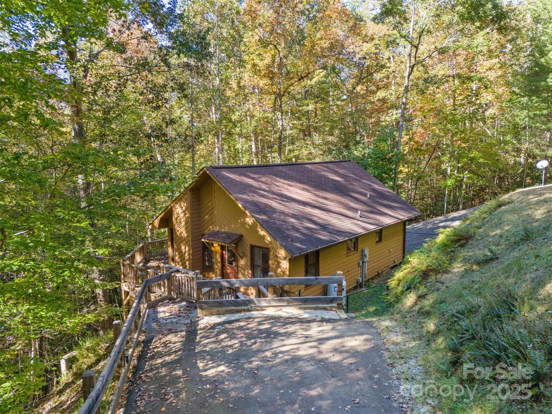 129 Crooked Ln., Murphy, NC 28906