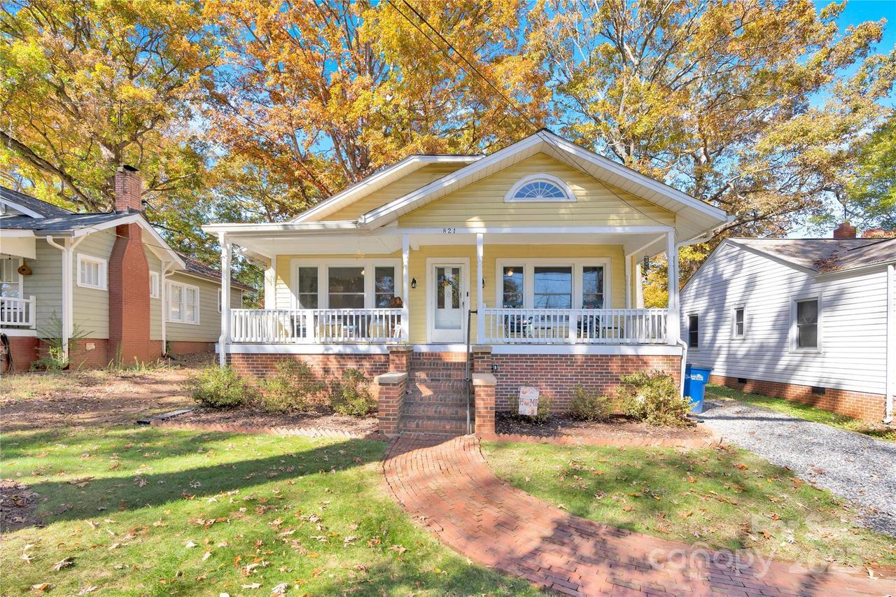 821 Wood St., Statesville, NC 28677