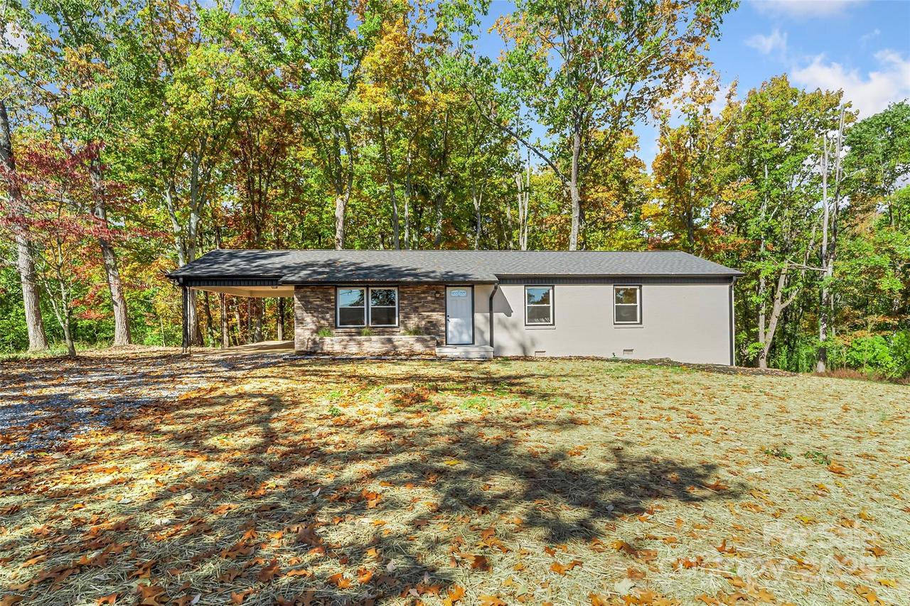 715 7th Ave., Hickory, NC 28602