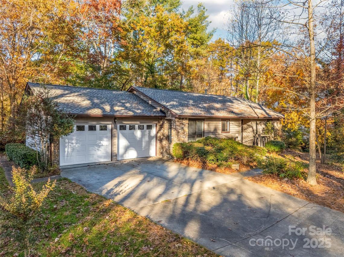 22 Glen Crest Dr., Arden, NC 28704