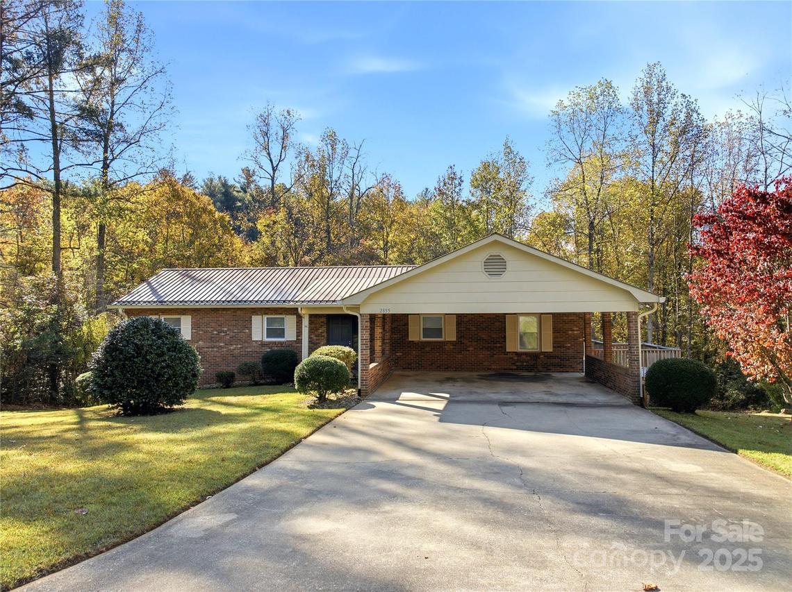 2855 Wildwood St., Hudson, NC 28638