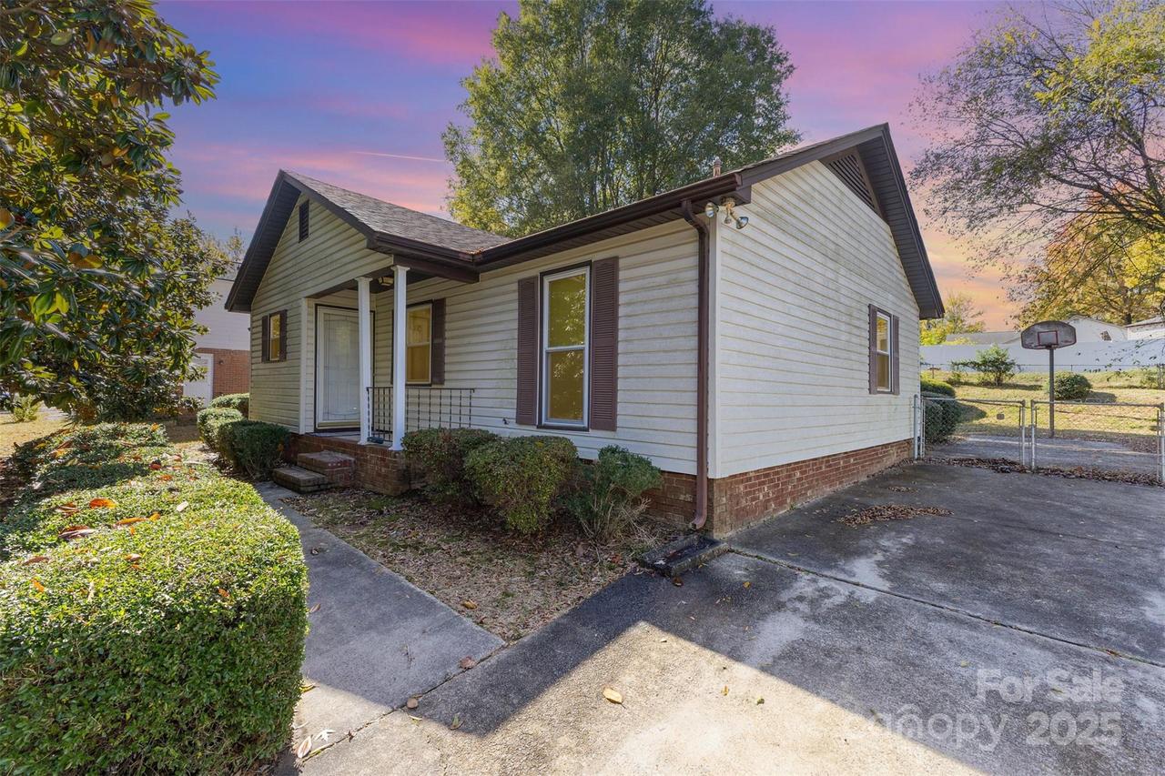 7428 Bradgate Rd., Charlotte, NC 28217