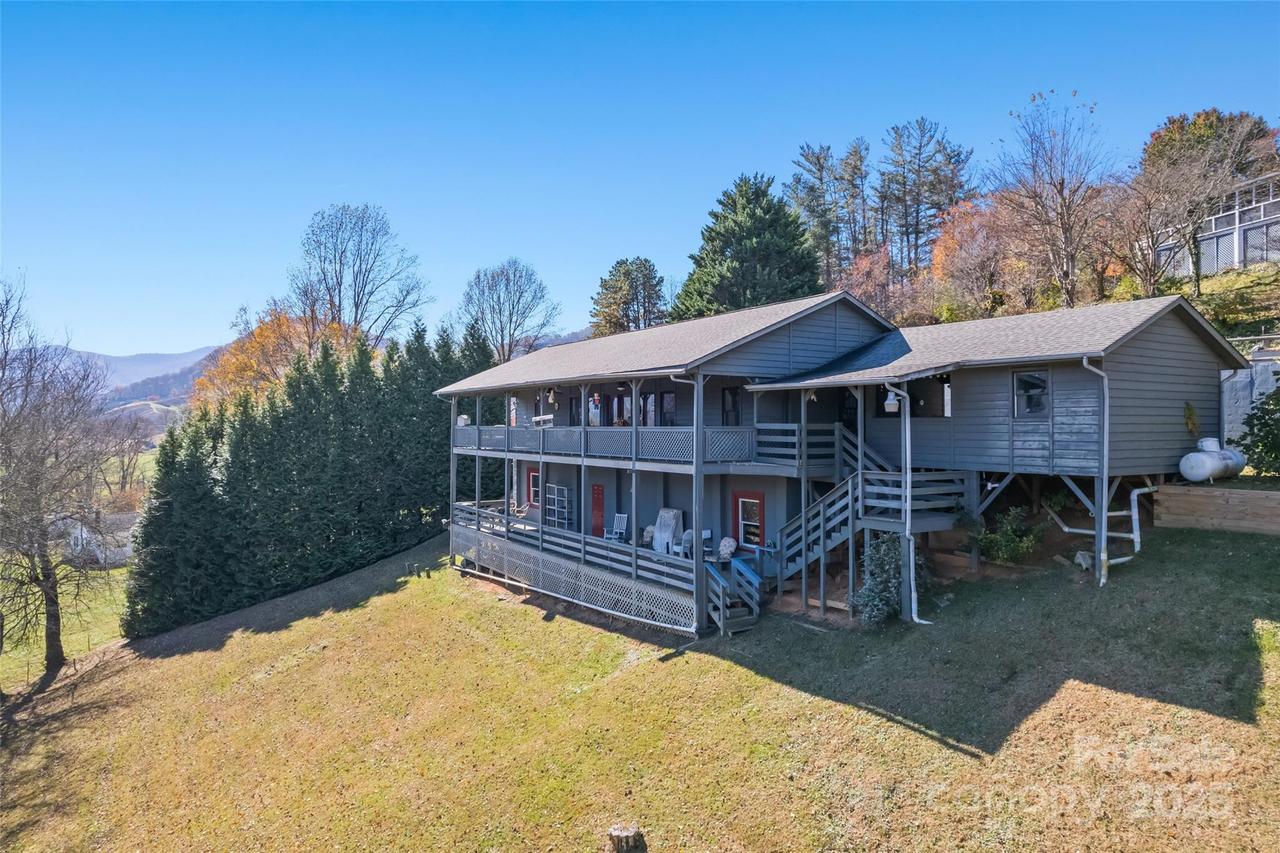 443 Cedarwood Dr., Waynesville, NC 28785