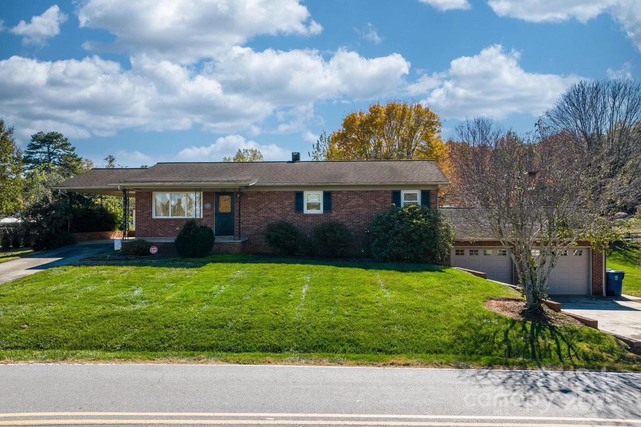 1515 Fairway Acres Rd., Lenoir, NC 28645