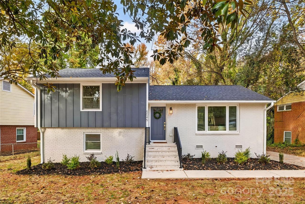 5045 Murrayhill Rd., Charlotte, NC 28210