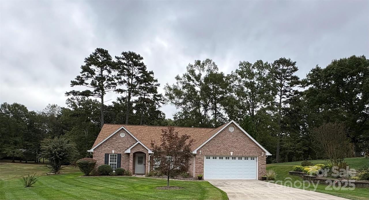 517 Fairway Ridge Rd., Salisbury, NC 28146