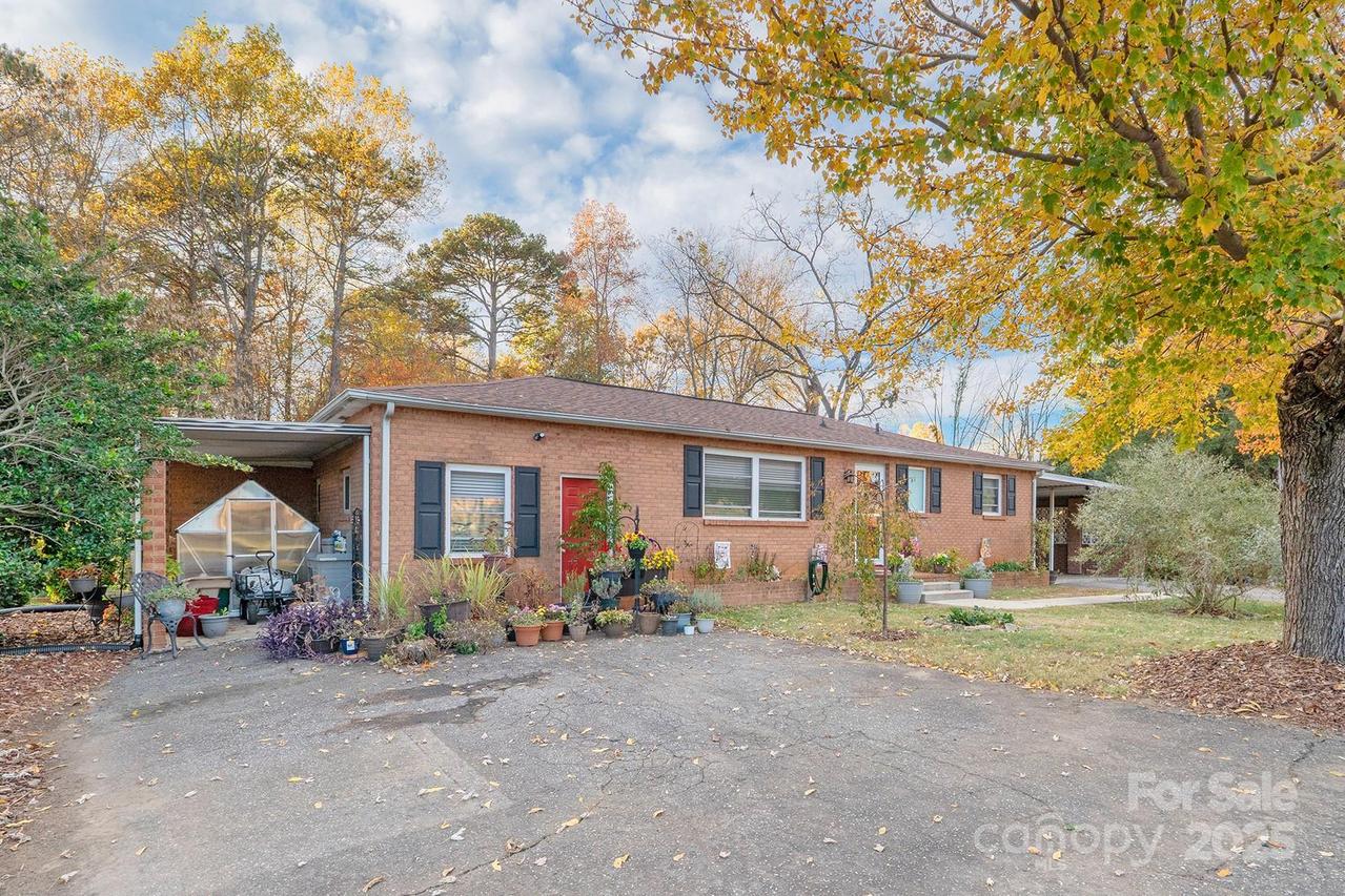 3842 Dowell St., Hickory, NC 28602
