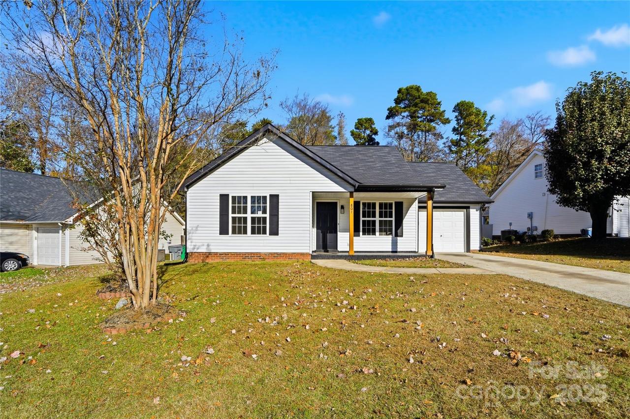 801 Jordans Pond Ln., Charlotte, NC 28214