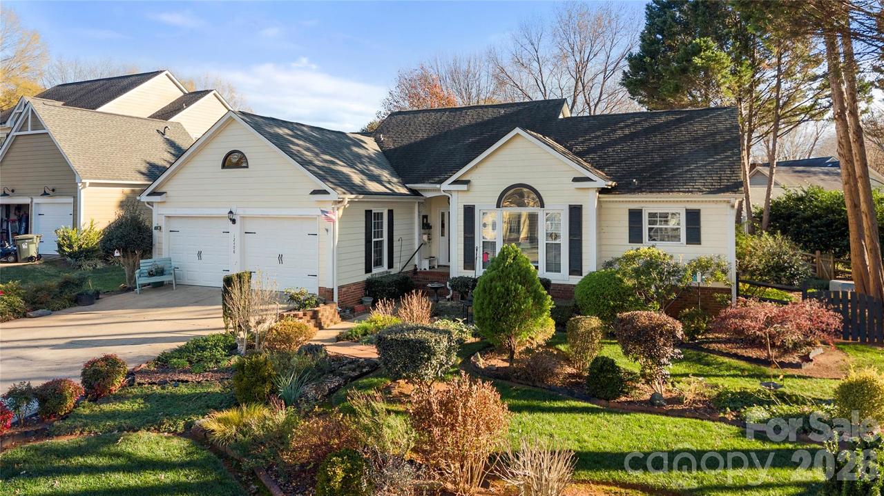 12408 Cedar Fall Dr., Huntersville, NC 28078