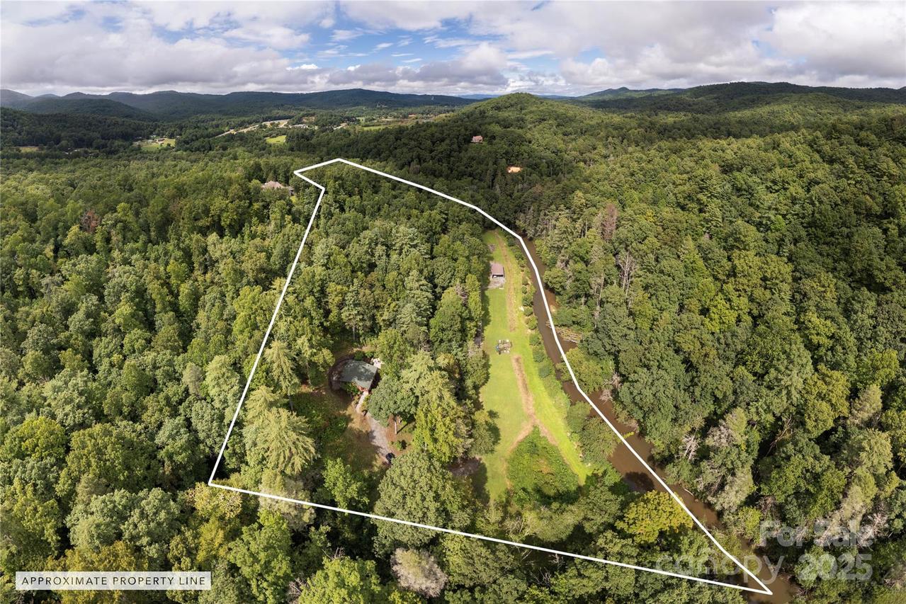 458 Rio Verde Dr., Zirconia, NC 28790