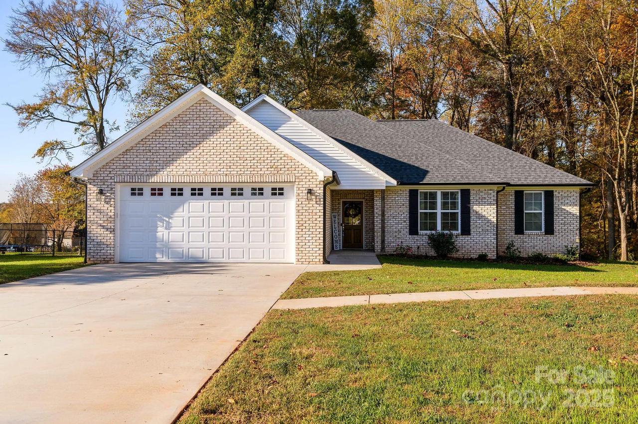 149 Elberon Ct., Mocksville, NC 27028