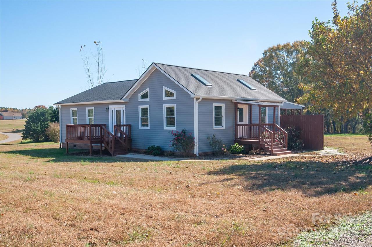 182 Red Hawk Ln., Olin, NC 28660