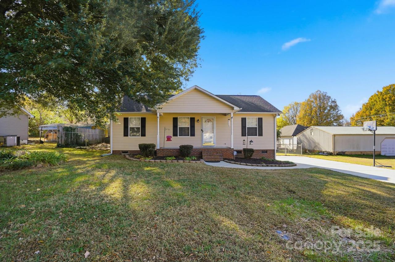 406 E Corriher St., Landis, NC 28088