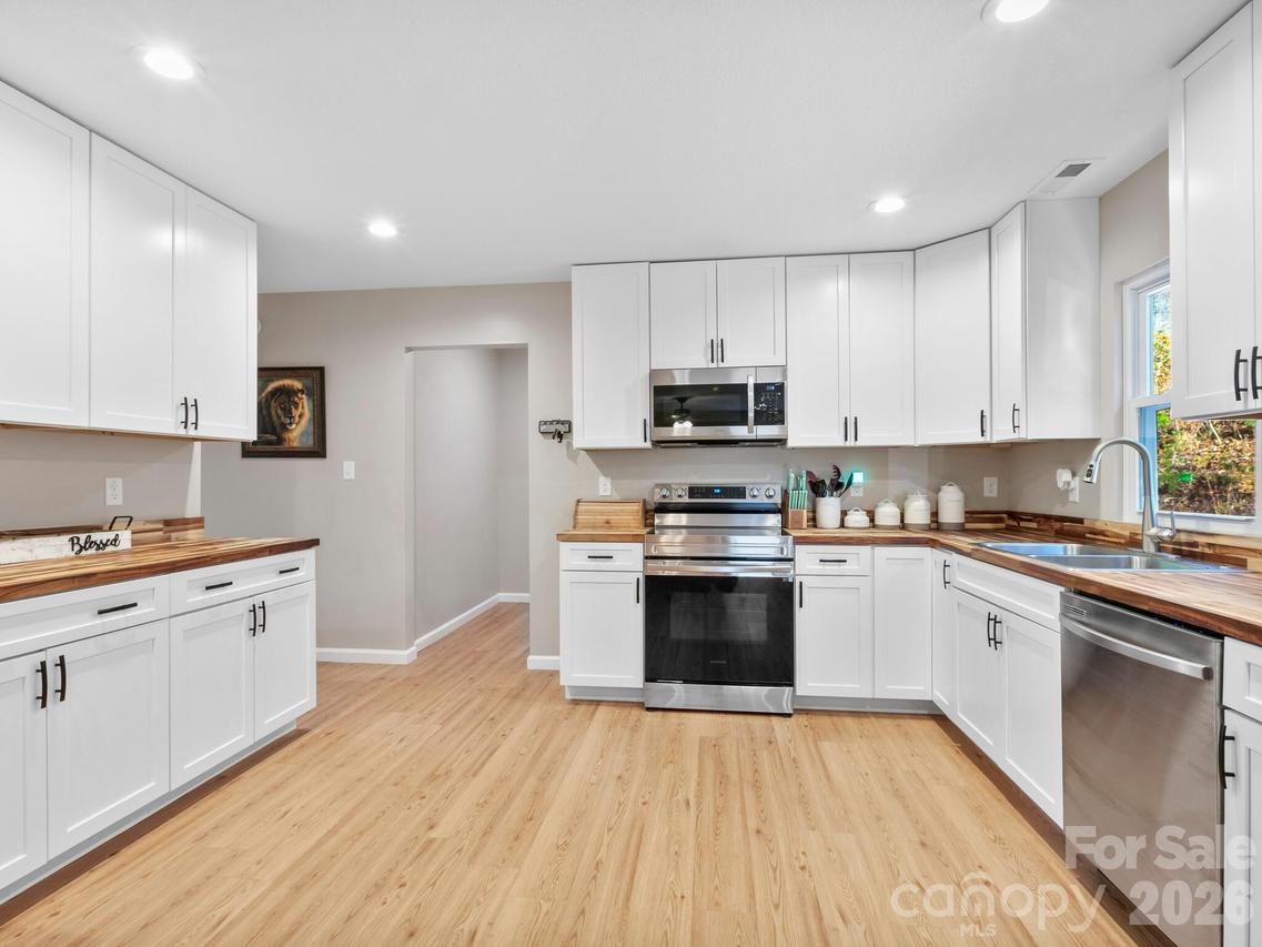 30 Shire Way Ln., Leicester, NC 28748