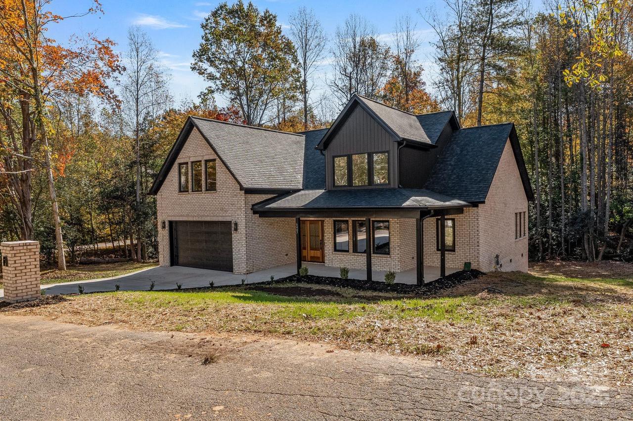 6407 Sterling Pl., Hickory, NC 28601