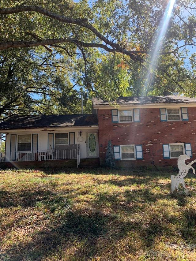 1000 Bobby Ln., Charlotte, NC 28211