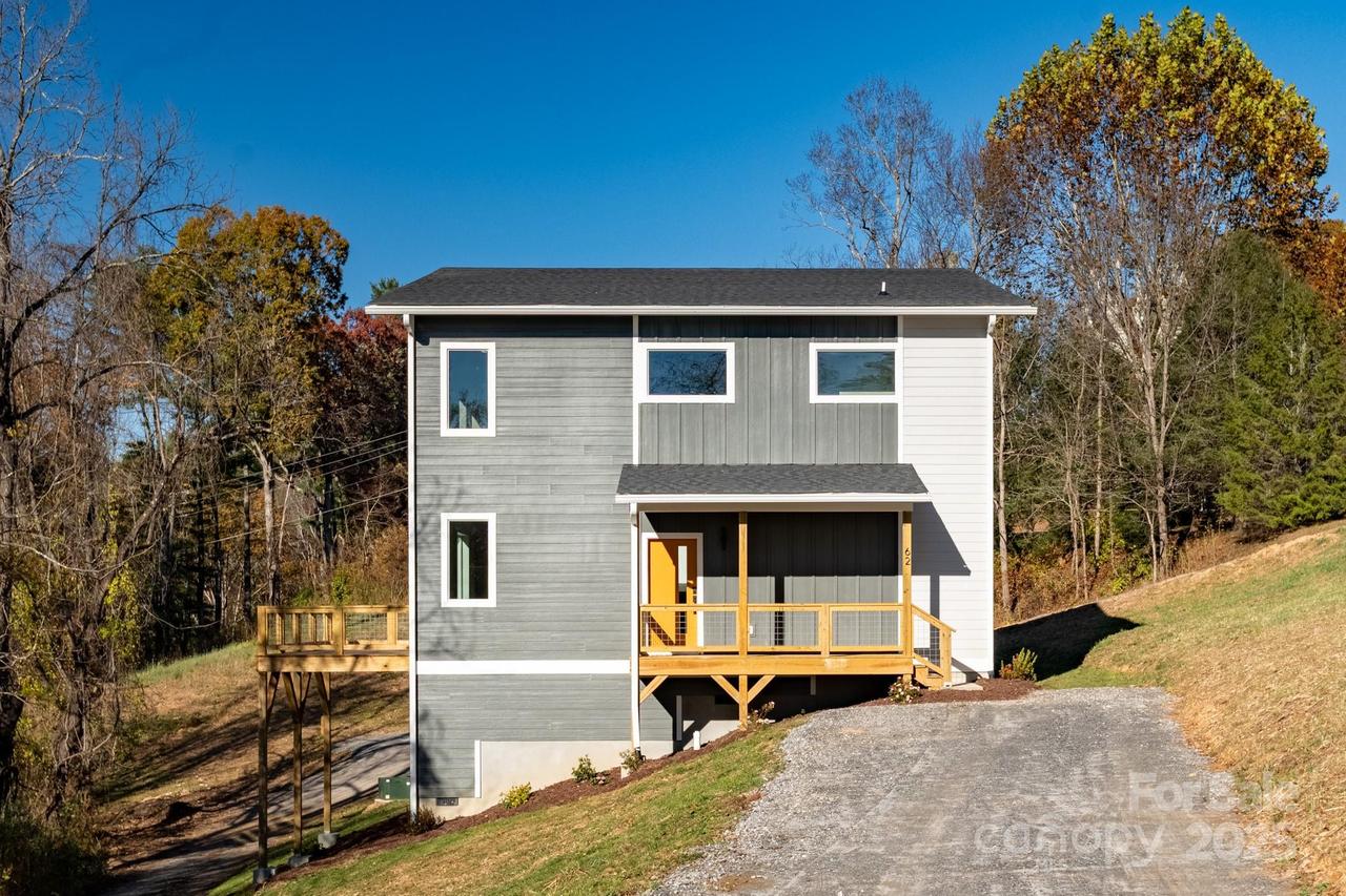 62 Upper Moffitt Rd., Asheville, NC 28805