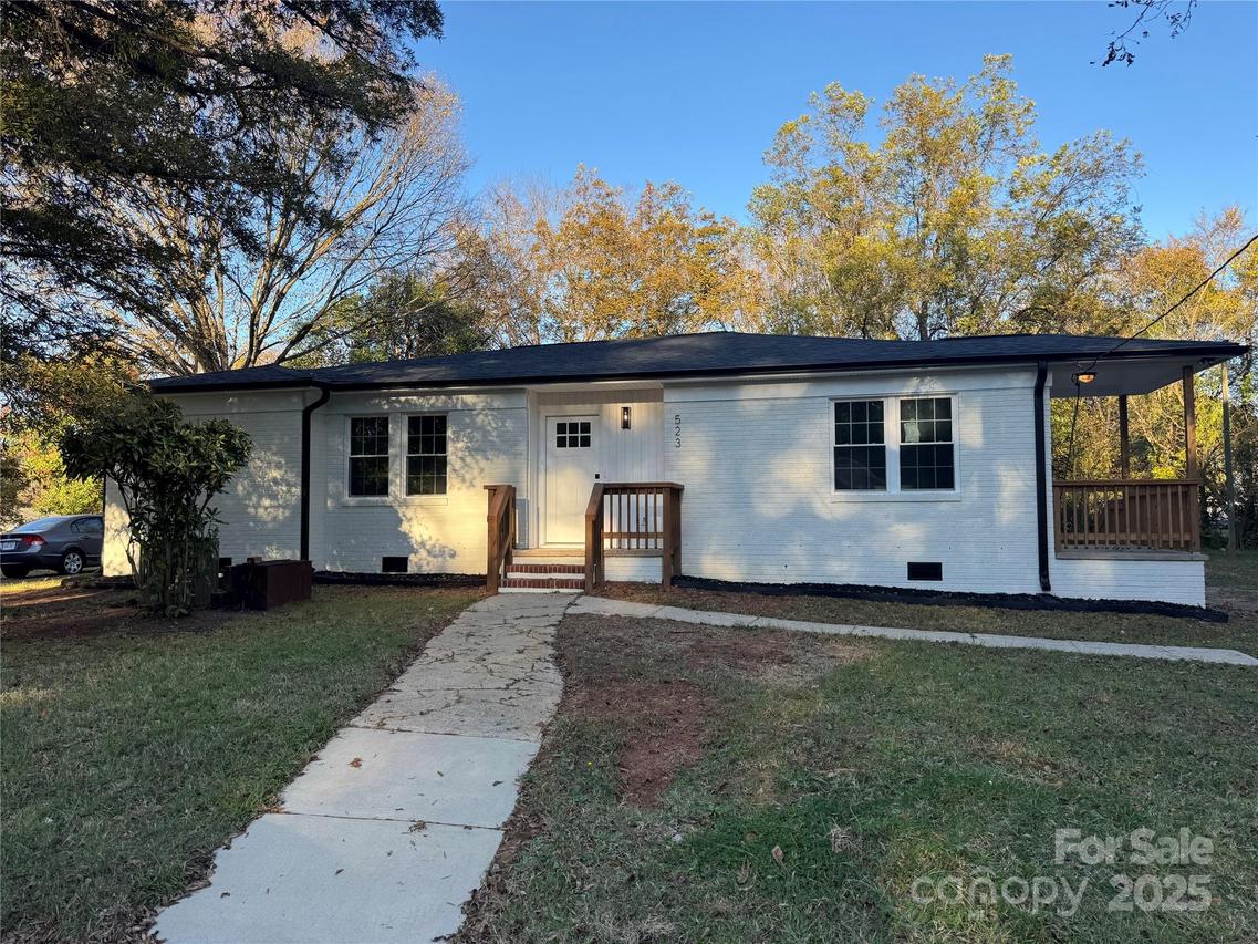 523 Biltmore St., Mooresville, NC 28115