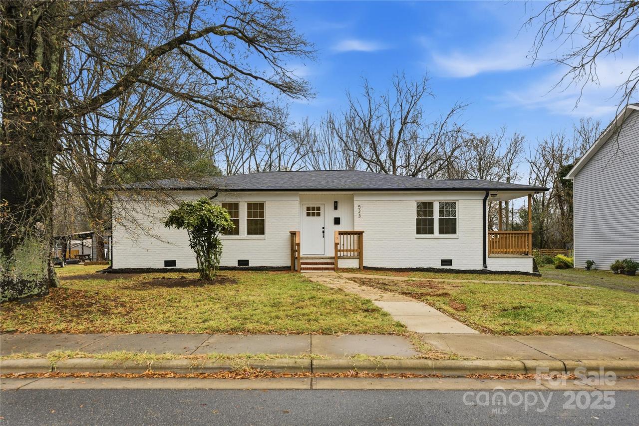 523 Biltmore St., Mooresville, NC 28115