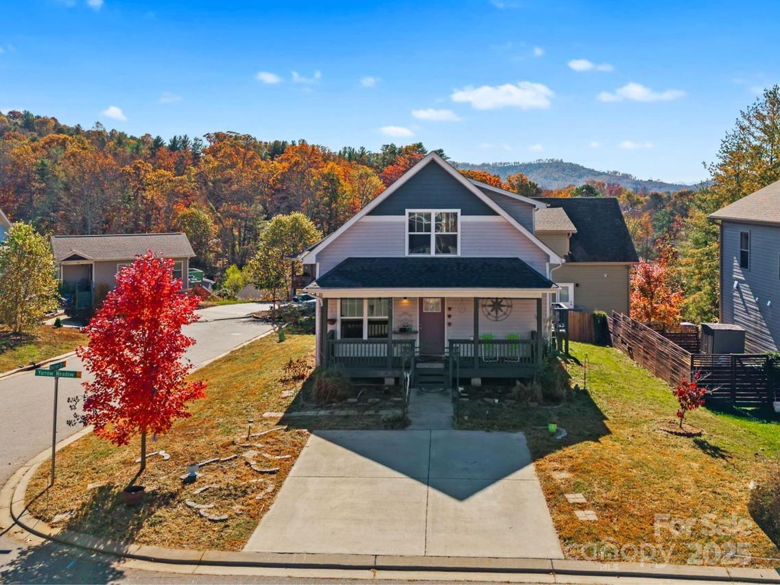 28 Yarrow Meadow Rd., Weaverville, NC 28787