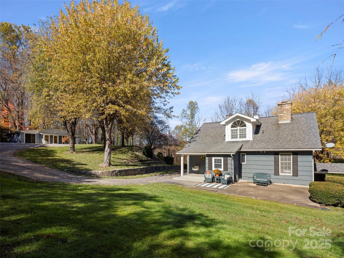 195 Nature Ln., Waynesville, NC 28786