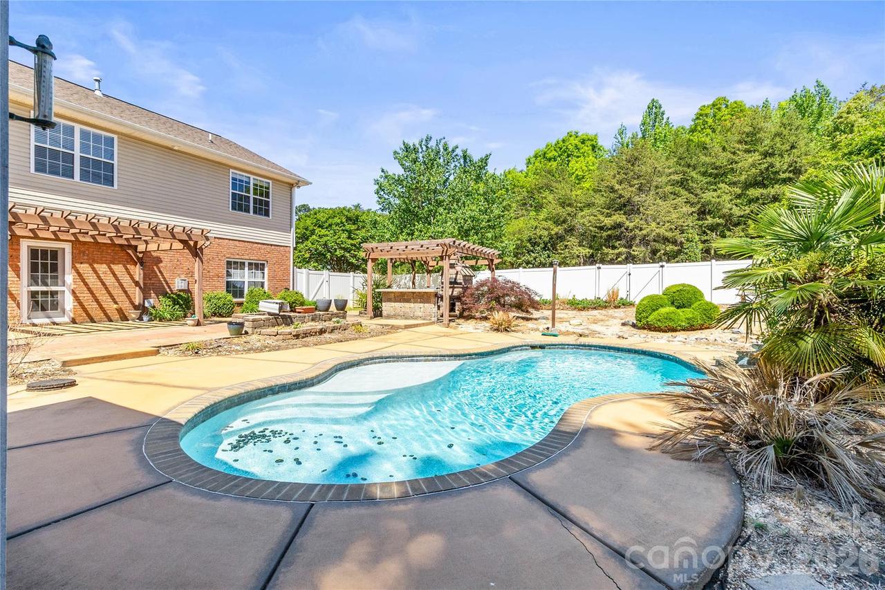 1758 Newland Rd., Denver, NC 28037