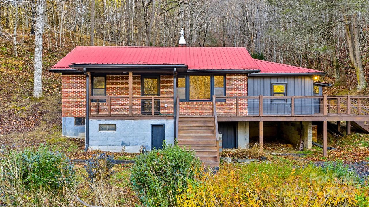 2162 S Big Horse Creek Rd., Lansing, NC 28643