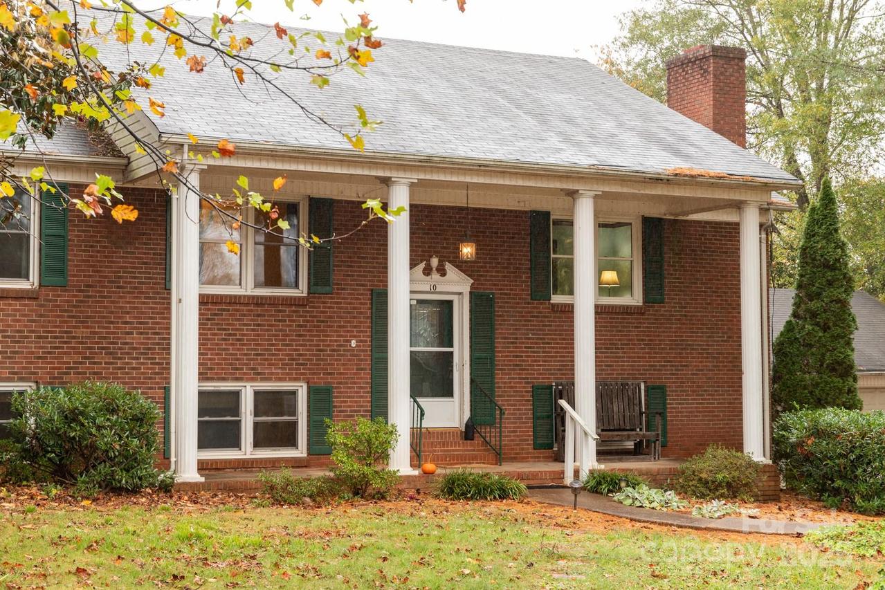 10 Maple Ct., Newton, NC 28658