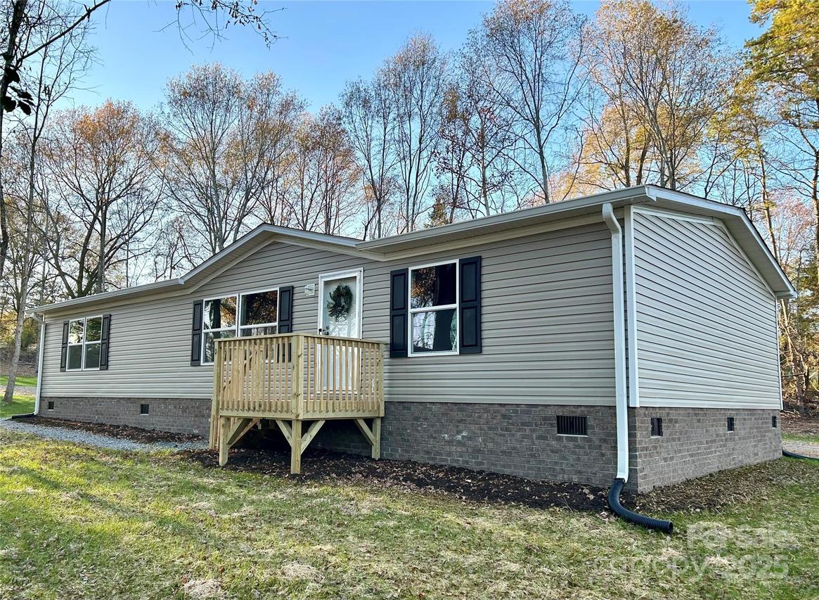 3336 Cliffside Rd., Mooresboro, NC 28114