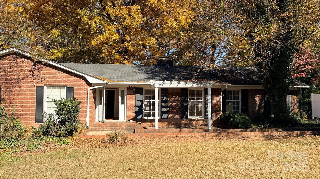 3116 Gardner Park Dr., Gastonia, NC 28054