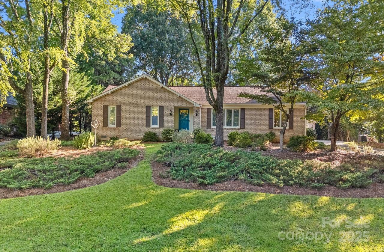 1622 Piccadilly Dr., Charlotte, NC 28211