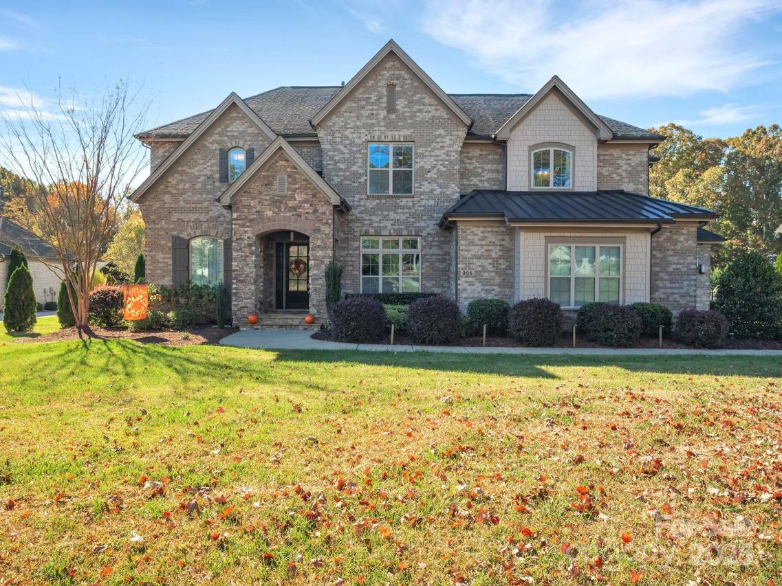 308 Wheatberry Hill Dr., Matthews, NC 28104