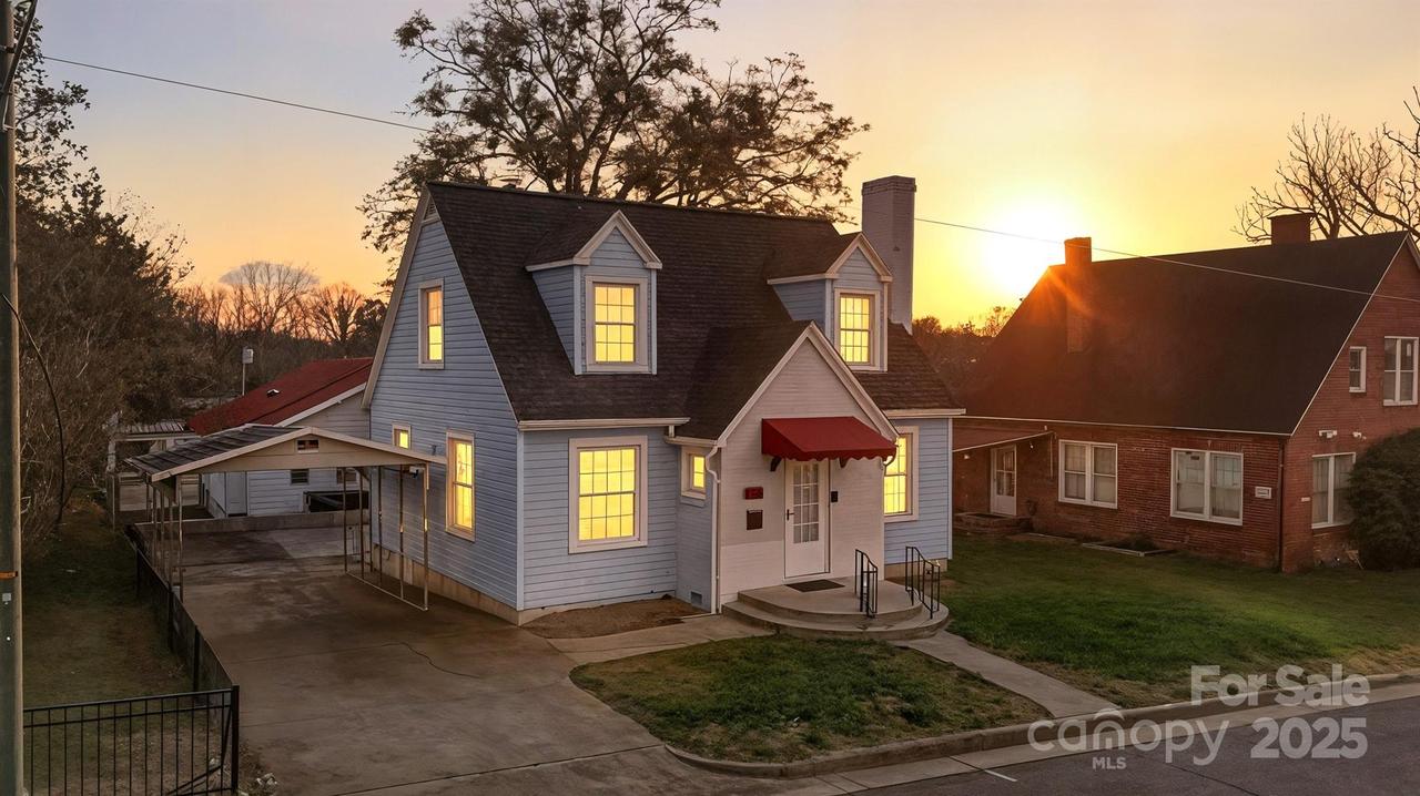 323 4th Street Pl., Hickory, NC 28602