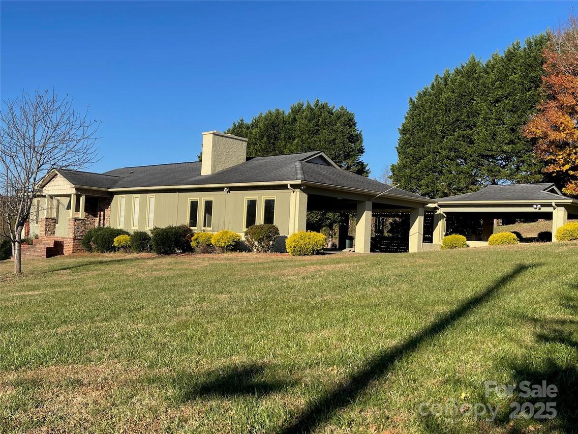 5232 Wolfe Rd., Hickory, NC 28601